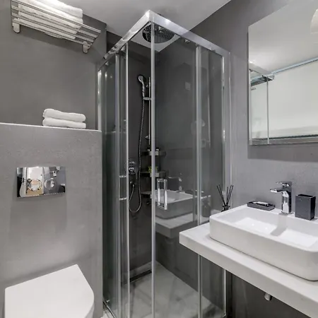 Momo Suites, Acropolis By Aura Homes דירה
