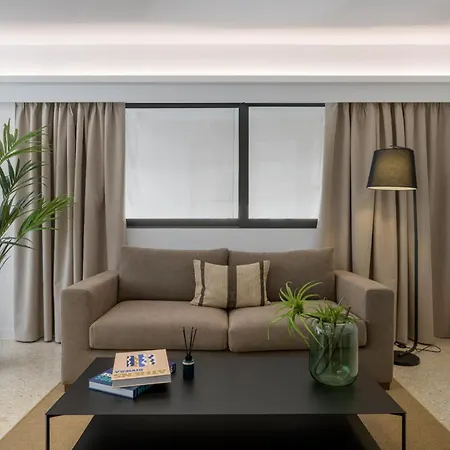Momo Suites, Acropolis By Aura Homes דירה